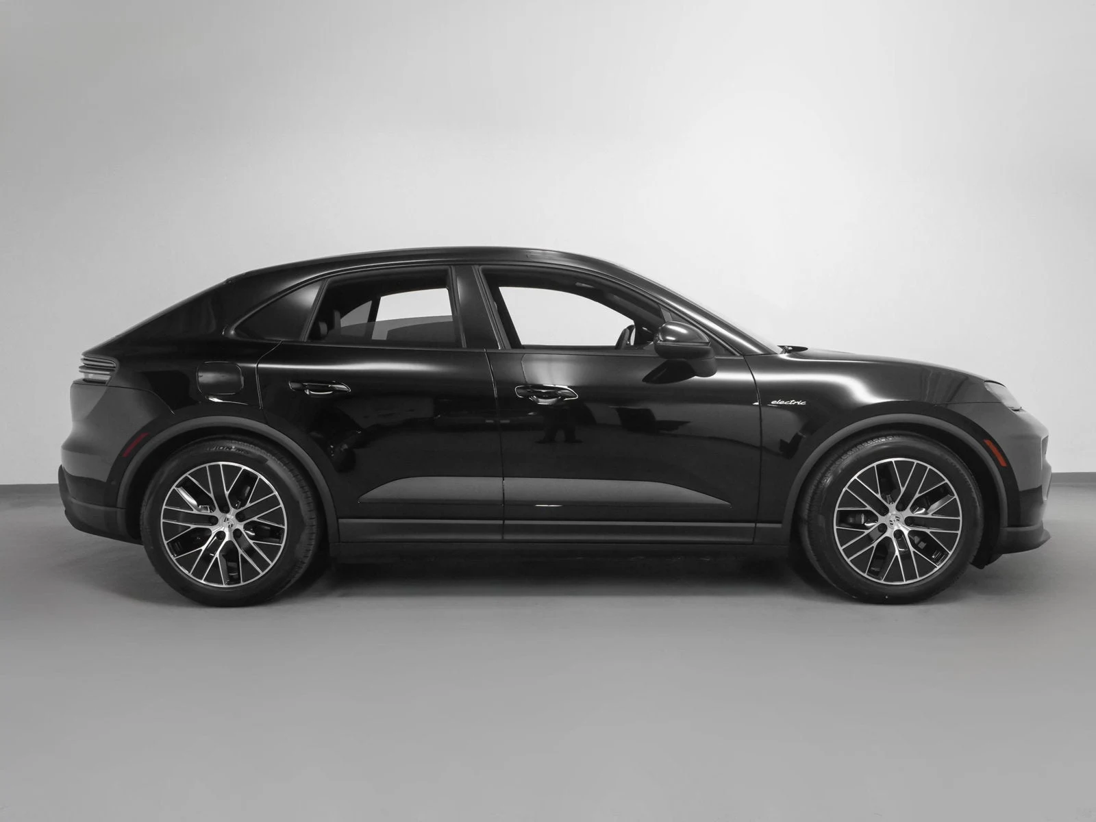 2025 Porsche Macan Electric (XAB), 10/20