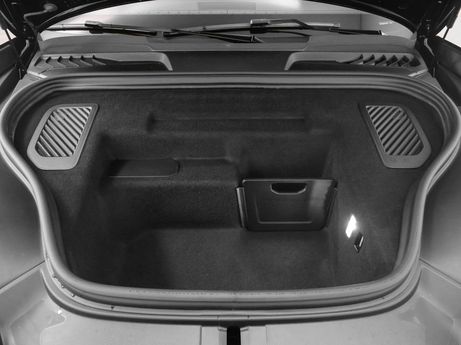 2025 Porsche Macan Electric (XAB), 14/20