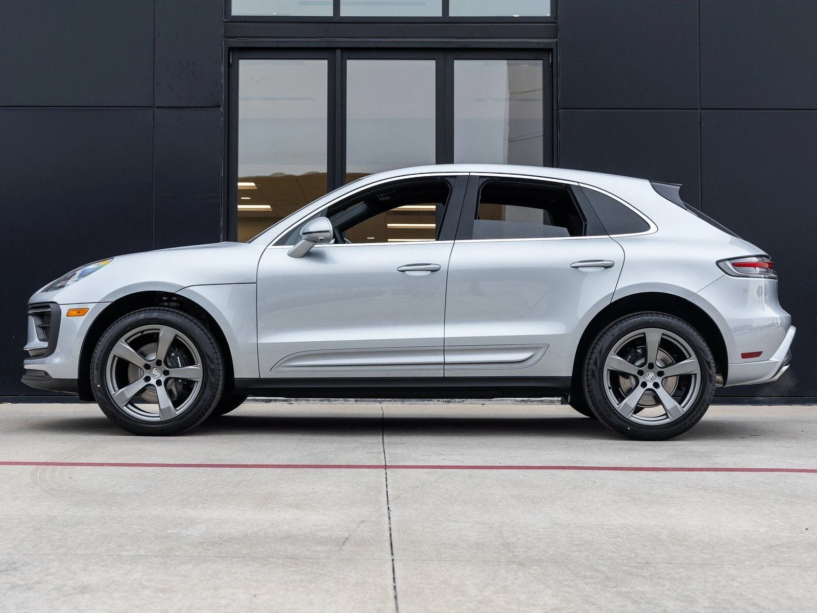 2026 Porsche Macan (95B), 2/20