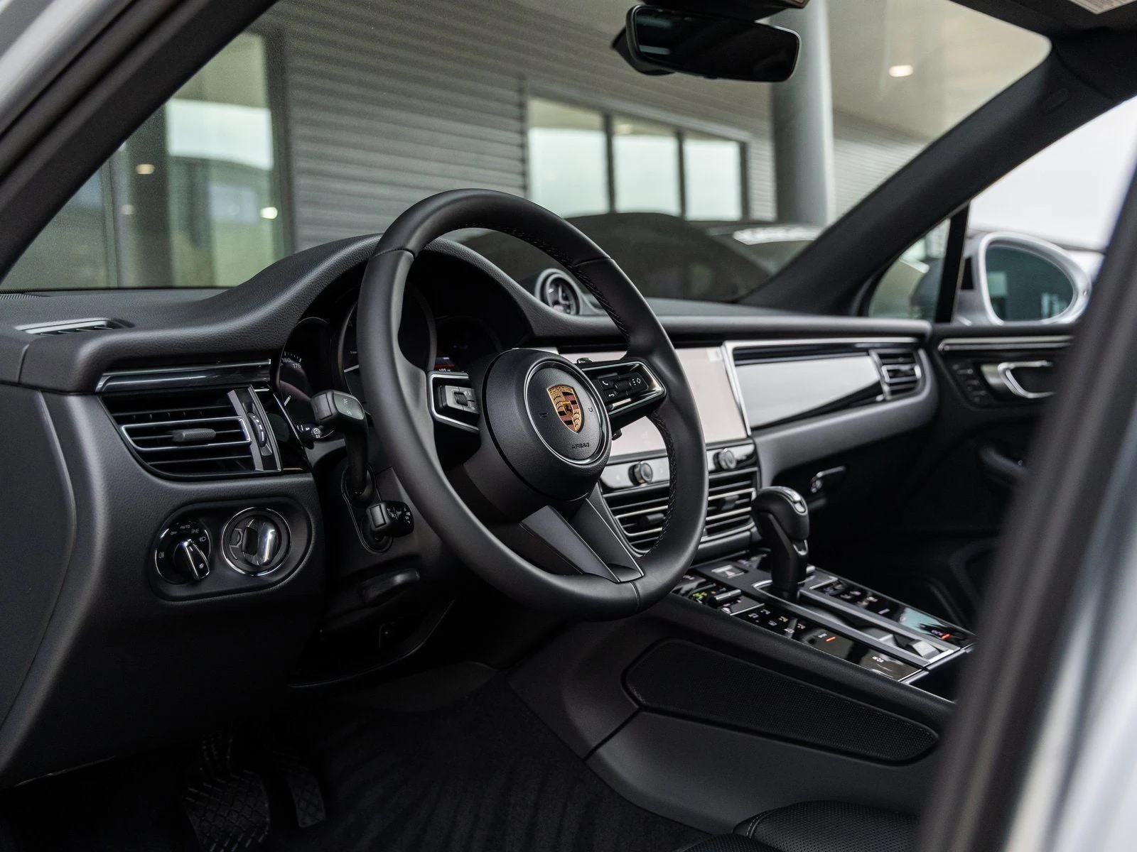 2026 Porsche Macan (95B), 4/20
