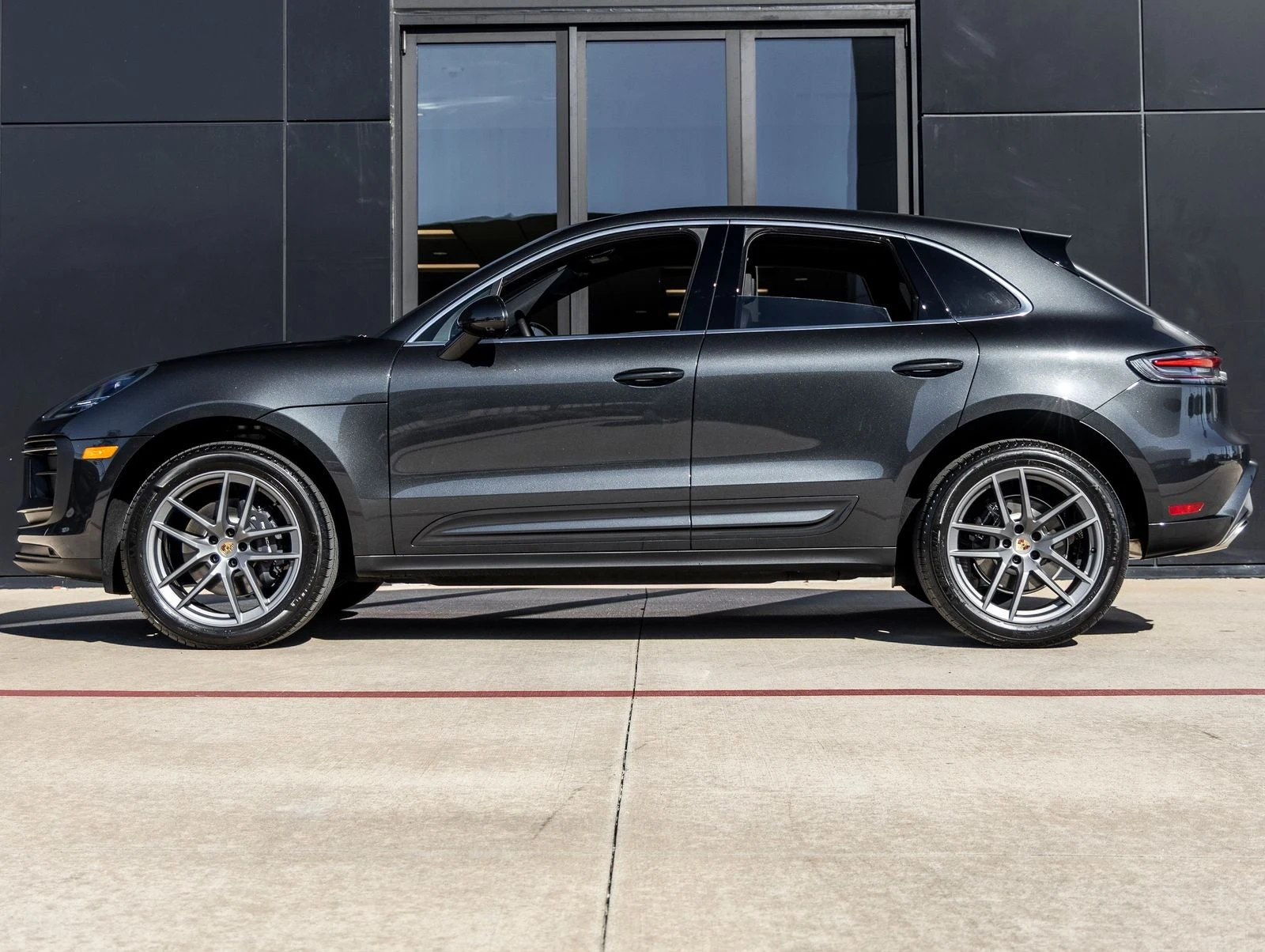 2026 Porsche Macan (95B), 2/20
