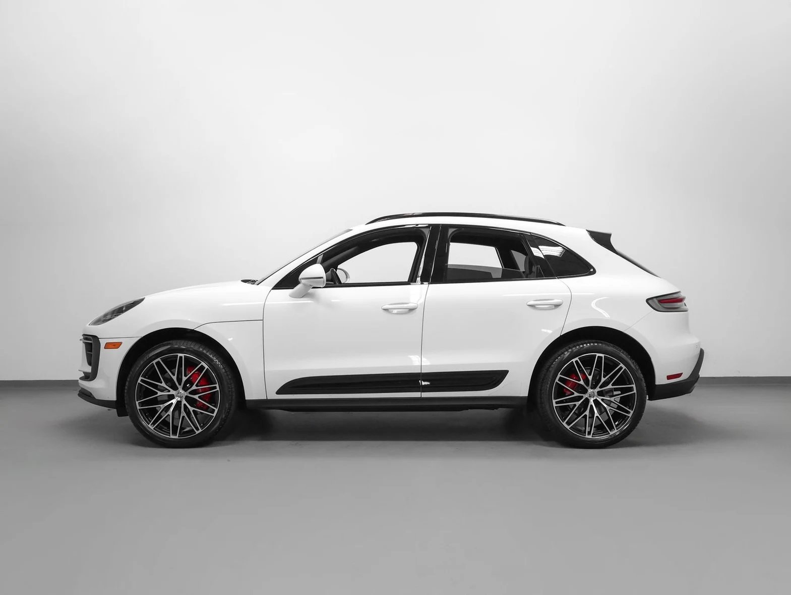 2024 Porsche Macan S (95B), 2/20