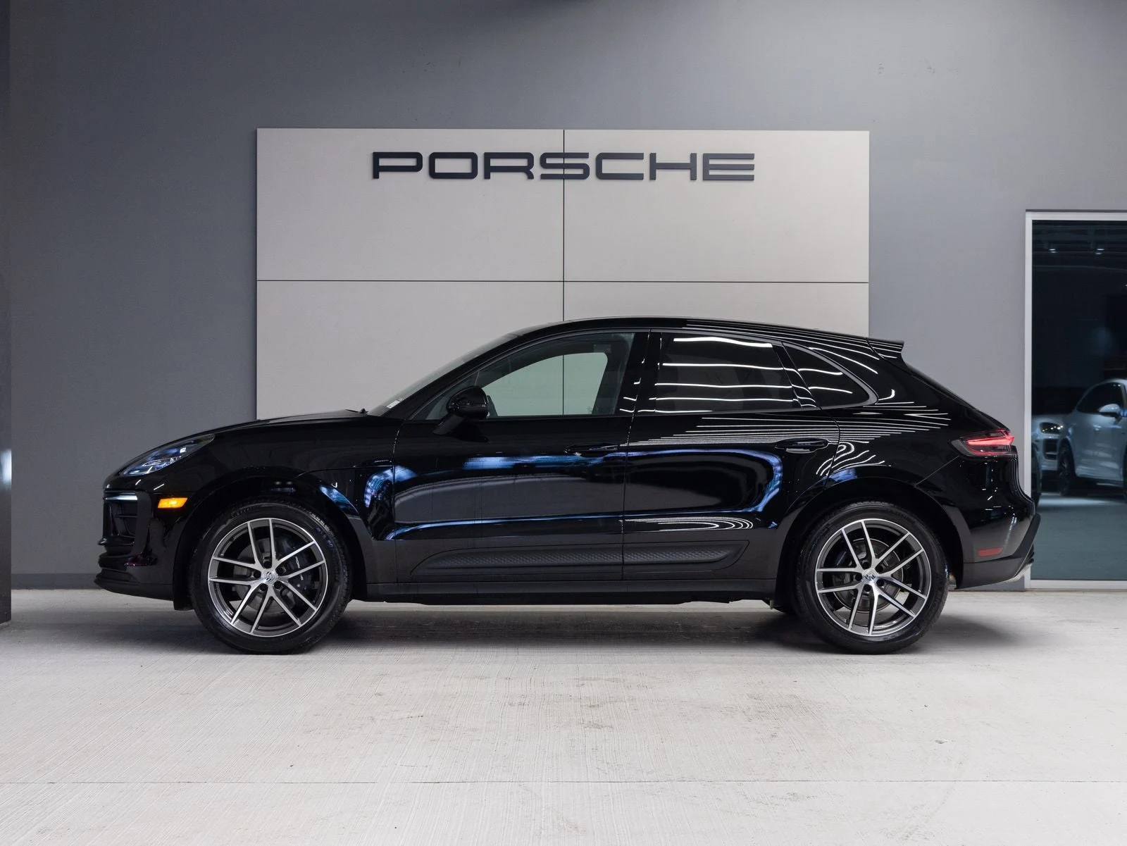 2026 Porsche Macan (95B), 2/20