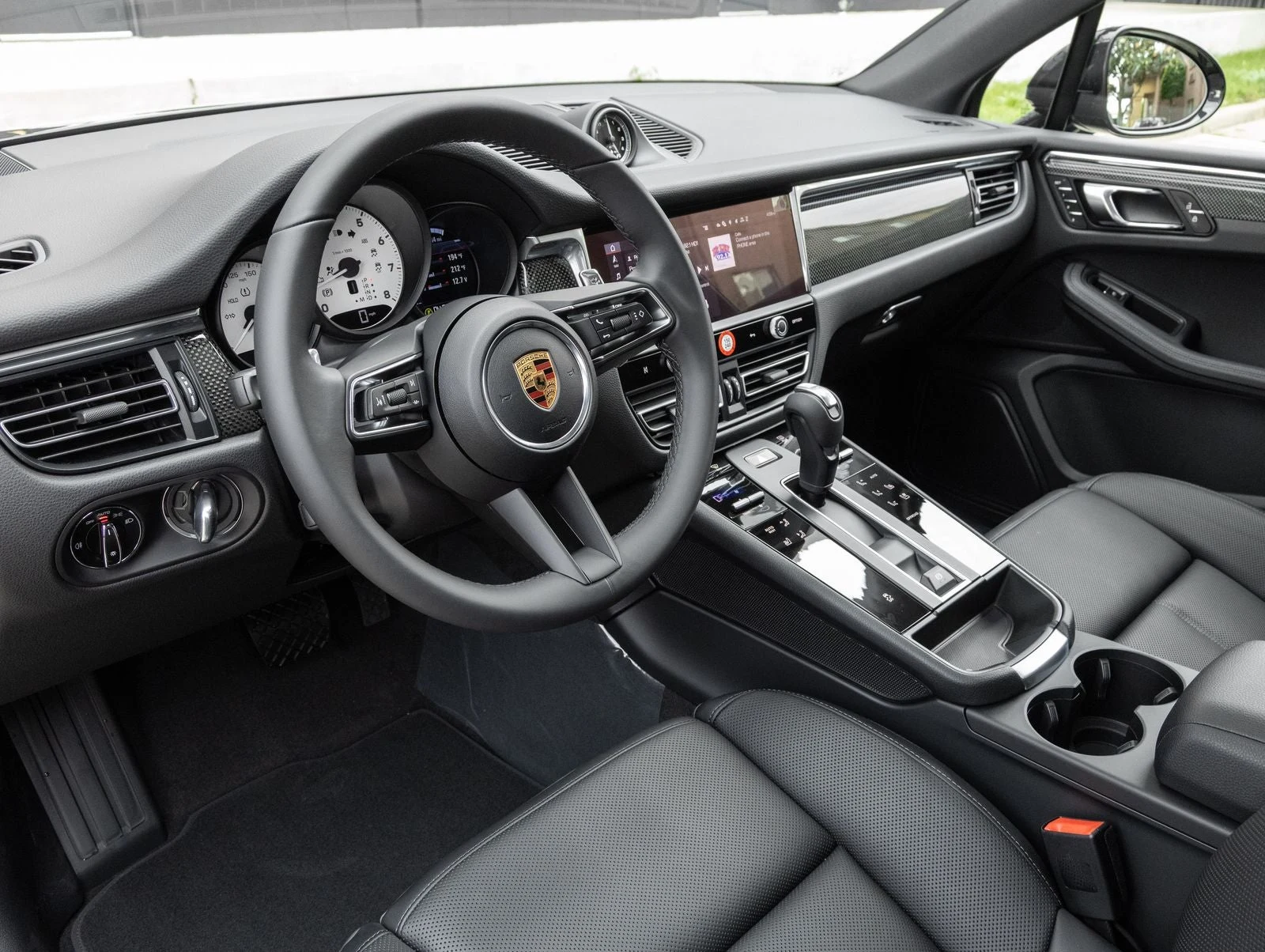 2026 Porsche Macan (95B), 4/20