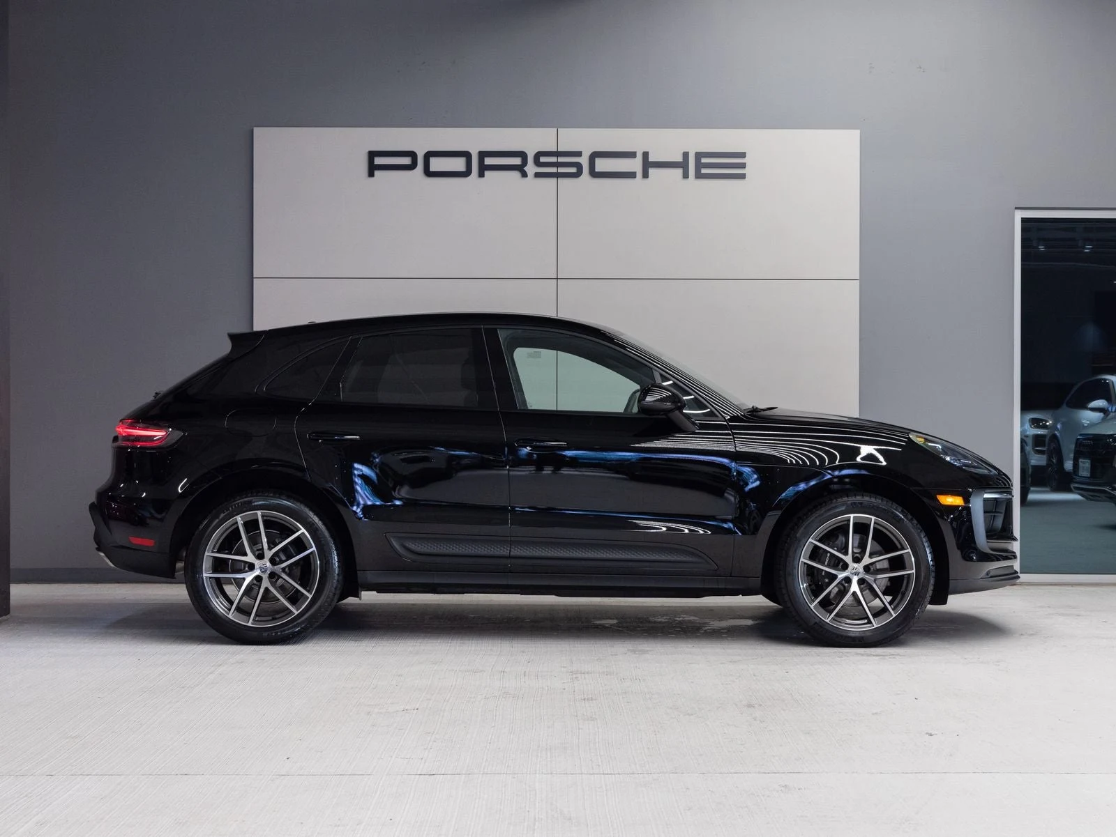 2026 Porsche Macan (95B), 8/20