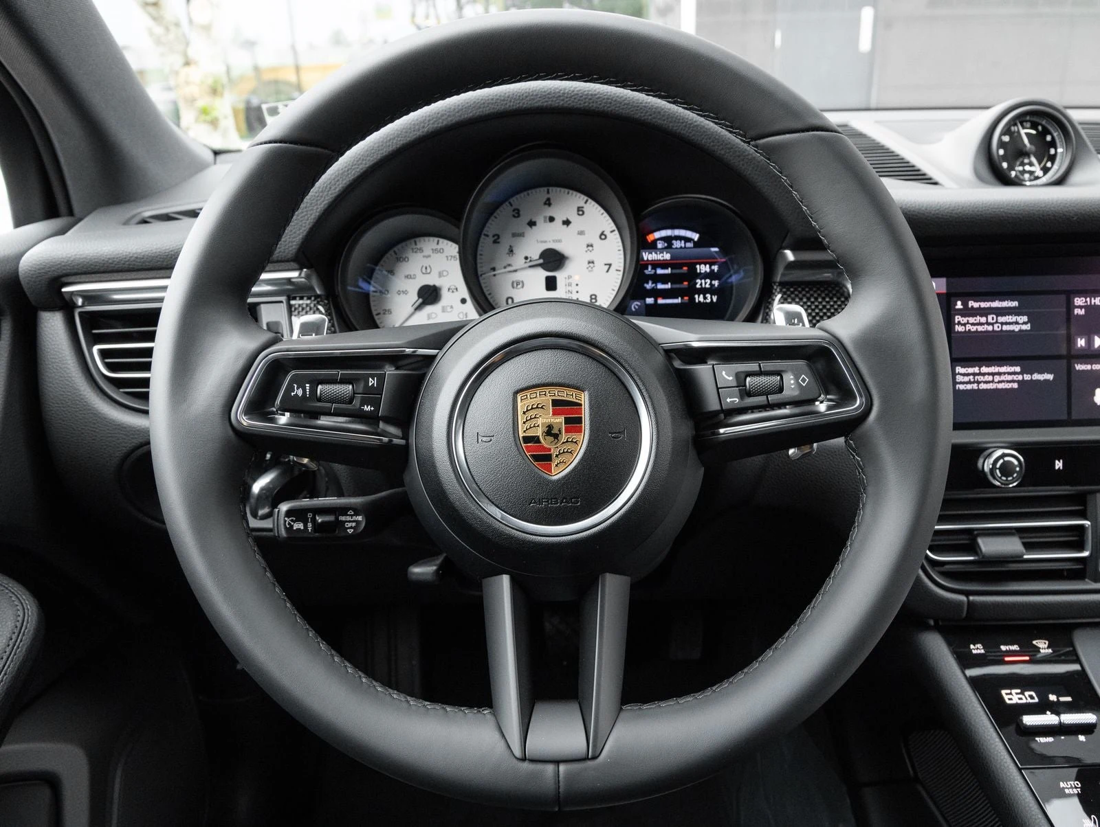 2026 Porsche Macan (95B), 13/20