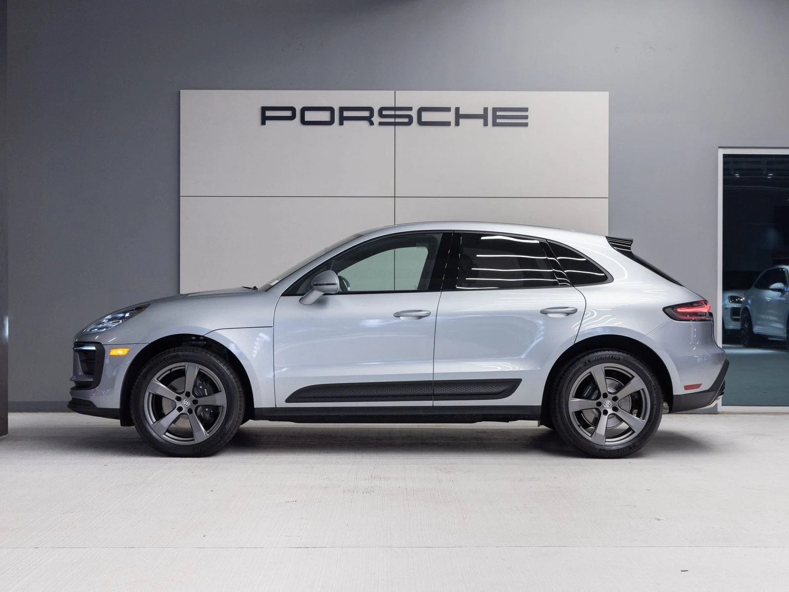 2026 Porsche Macan (95B), 2/20