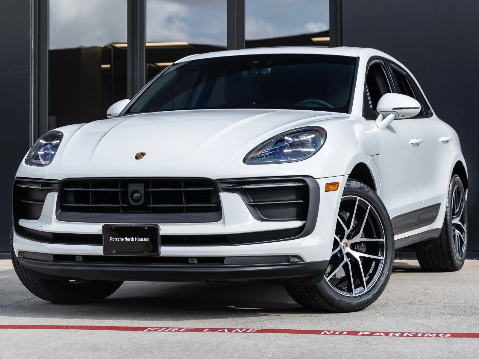 Porsche Macan (95B) · white · Indigo Auto Group