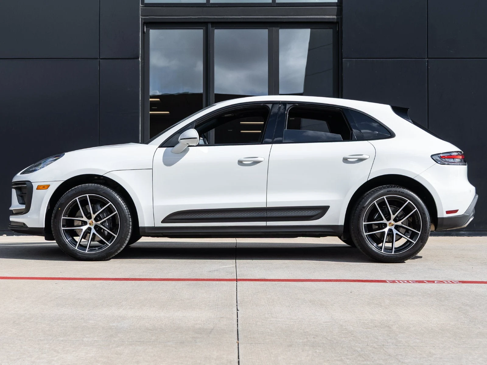 2025 Porsche Macan (95B), 2/20