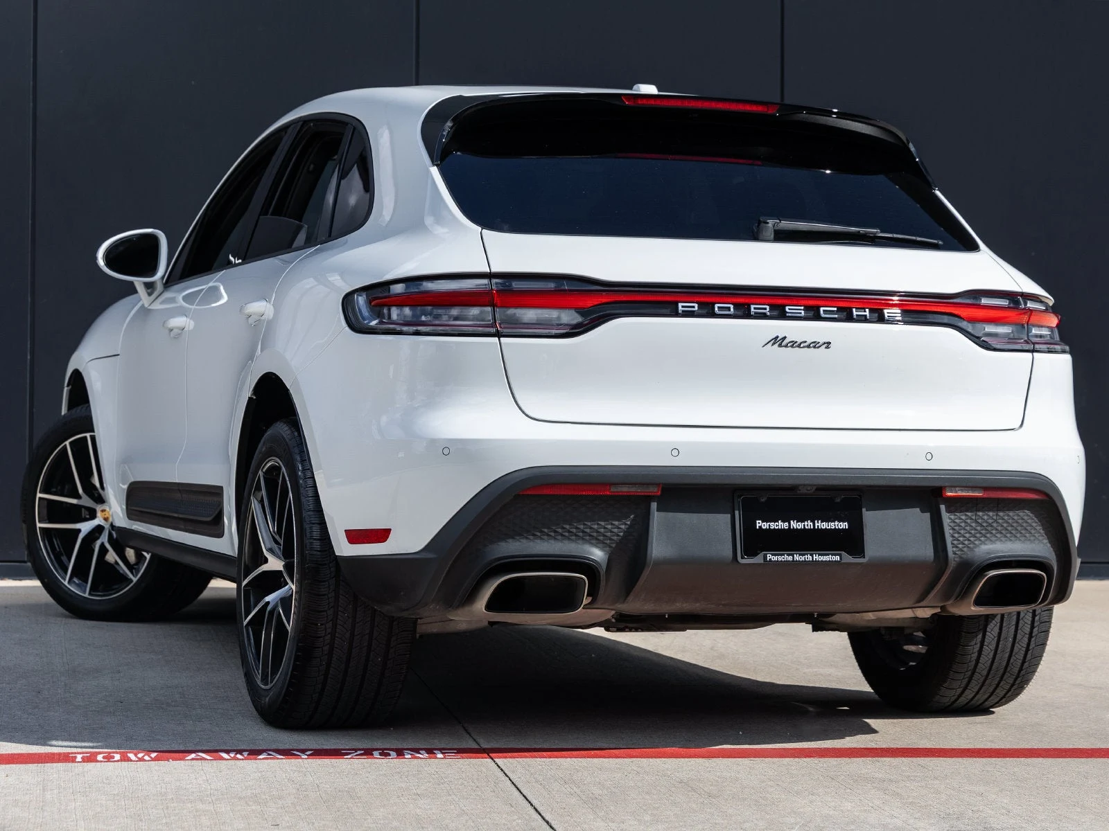 2025 Porsche Macan (95B), 3/20