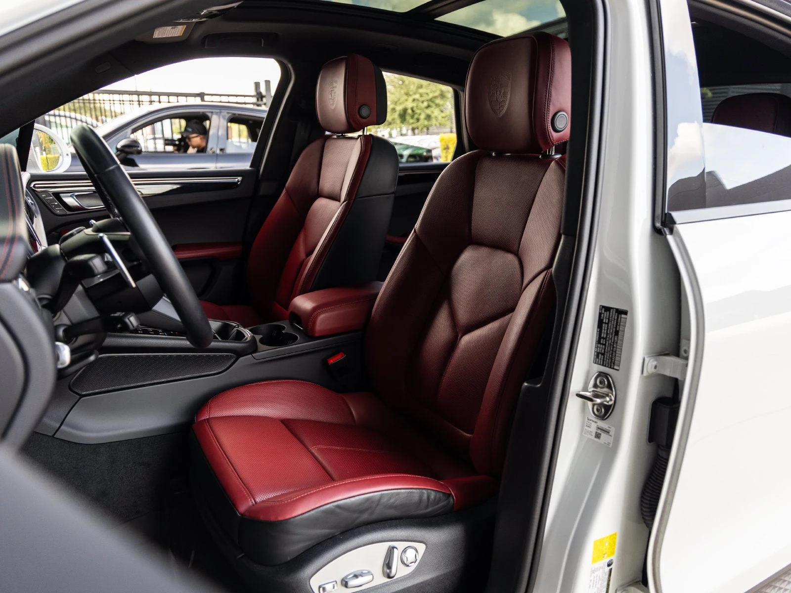2025 Porsche Macan (95B), 5/20