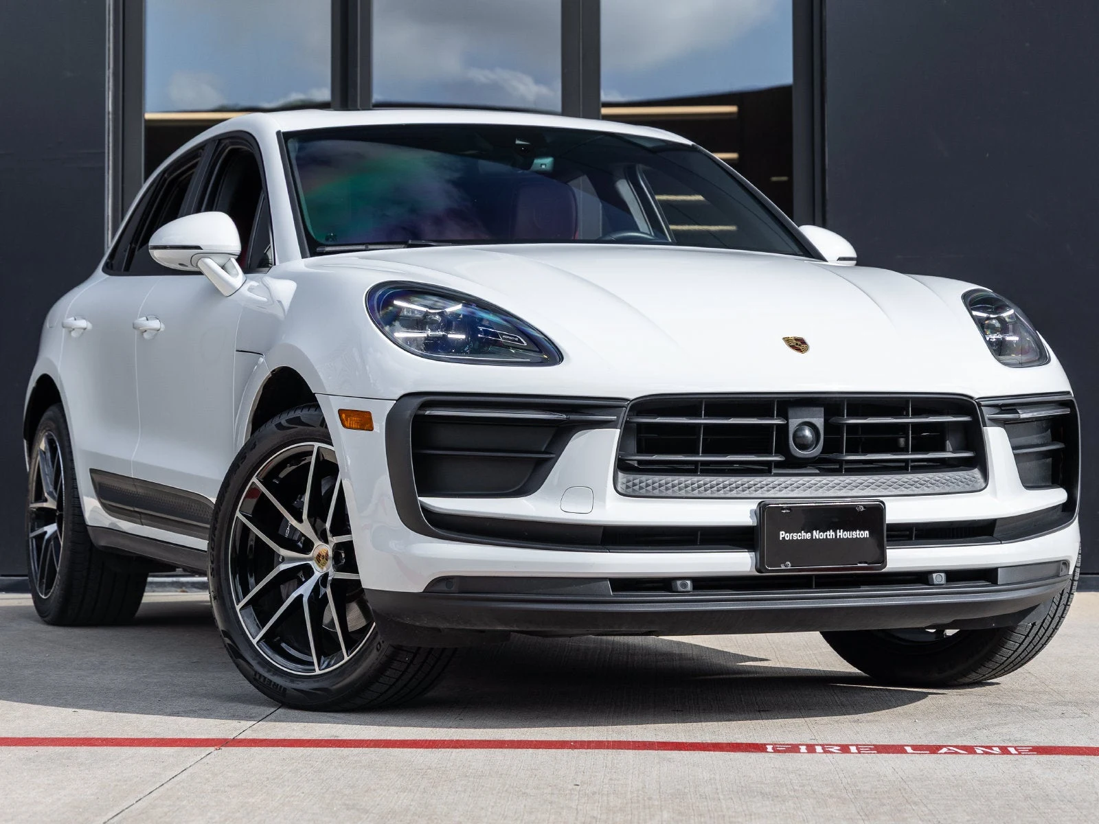 2025 Porsche Macan (95B), 6/20