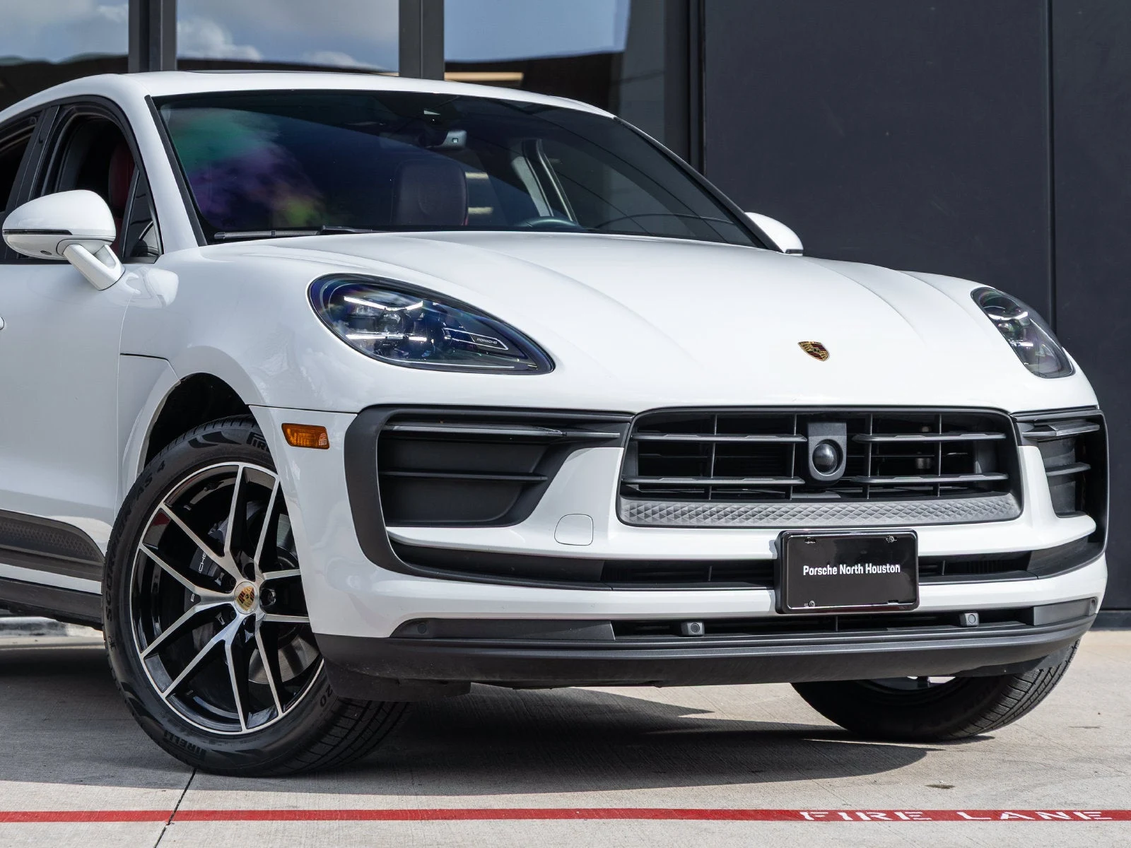 2025 Porsche Macan (95B), 9/20