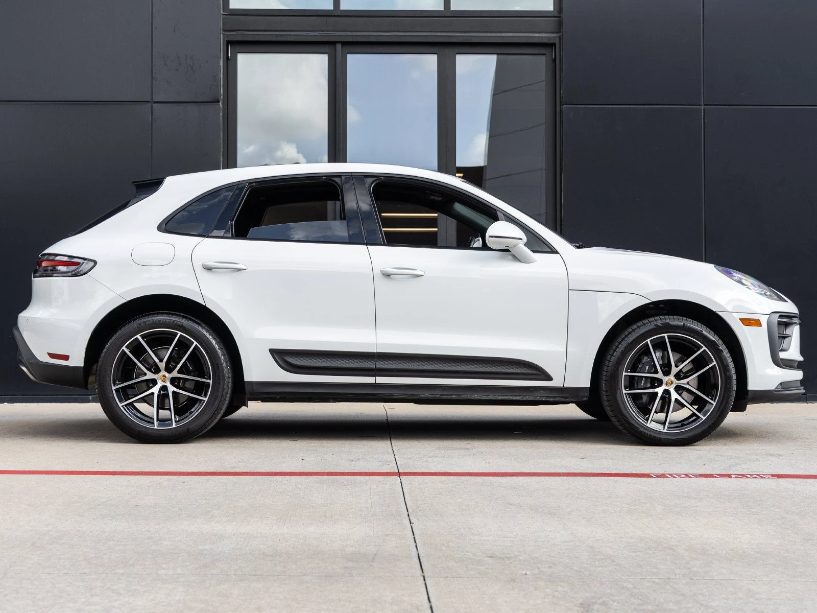 2025 Porsche Macan (95B), 12/20