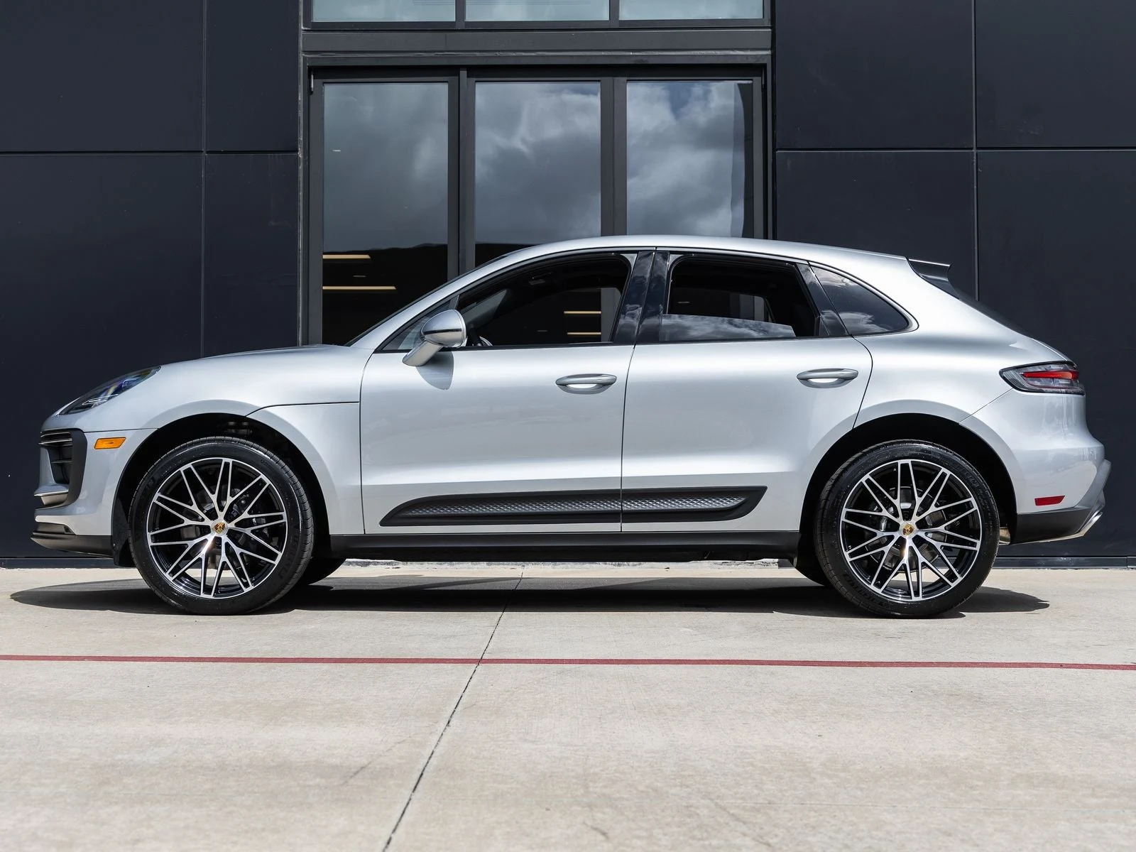 2026 Porsche Macan (95B), 2/20