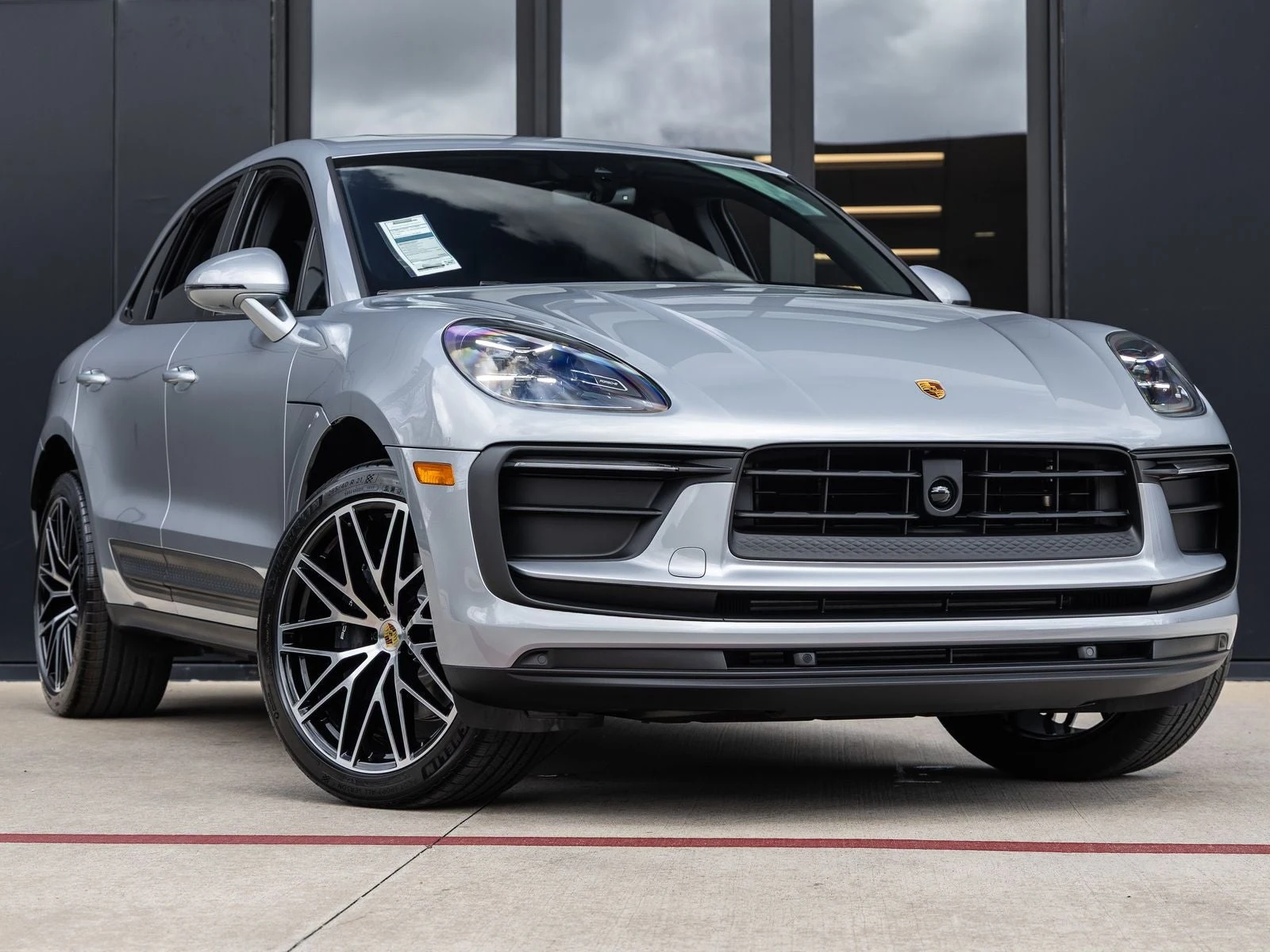 2026 Porsche Macan (95B), 6/20