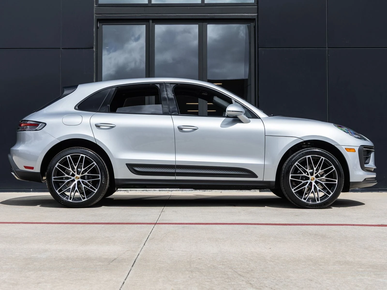 2026 Porsche Macan (95B), 12/20