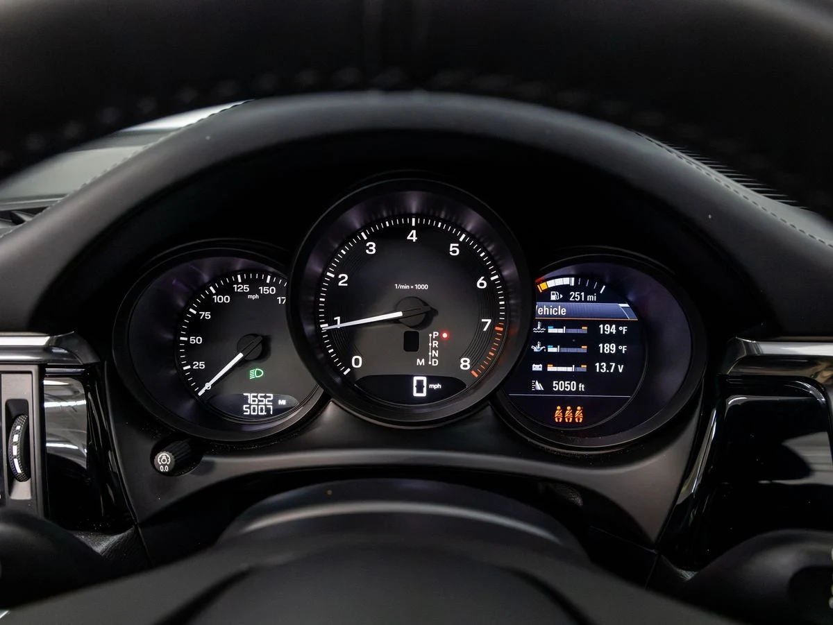 2026 Porsche Macan (95B), 19/20