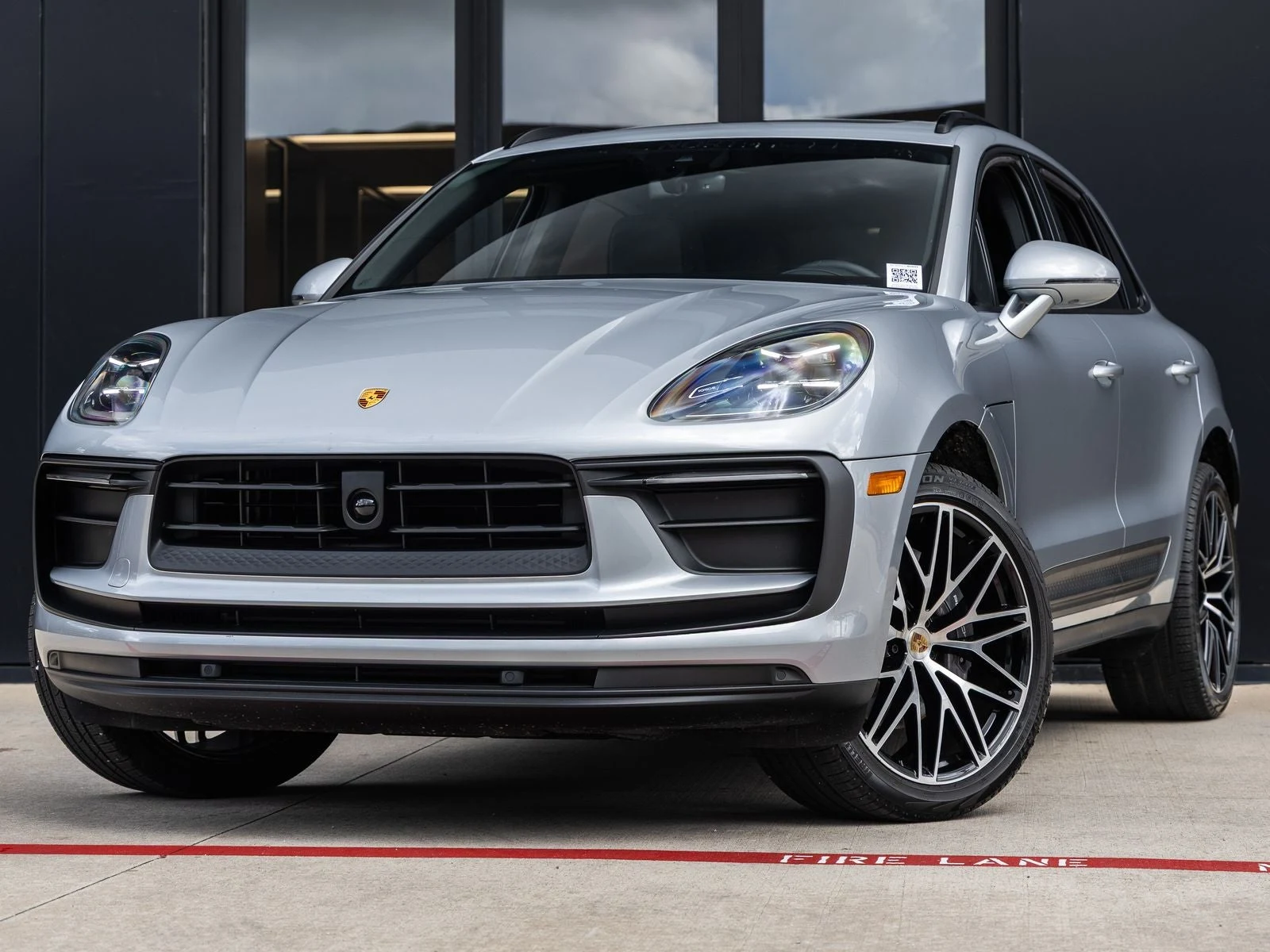 Porsche Macan (95B) · Dolomite Silver Metallic · Indigo Auto Group