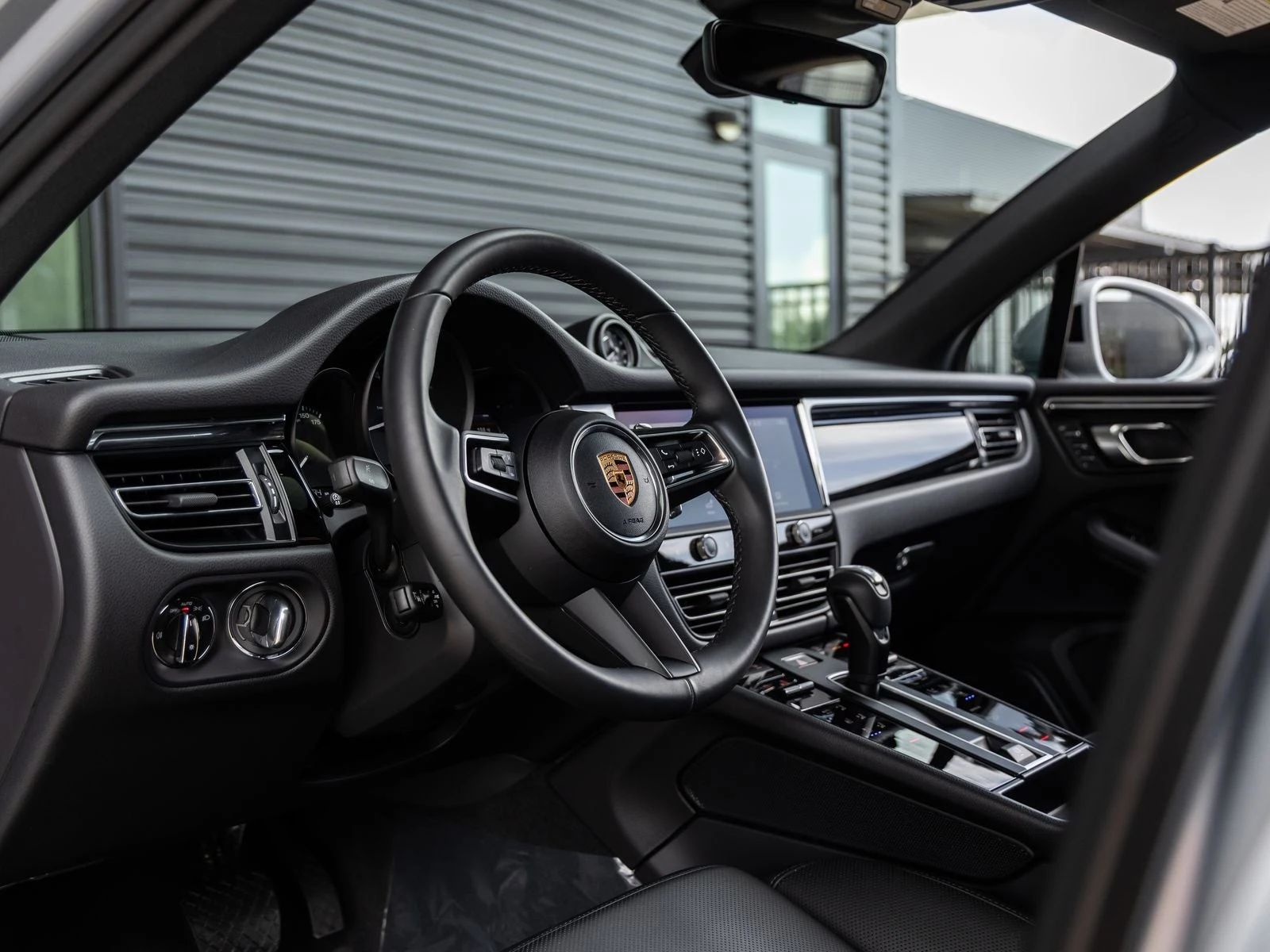2026 Porsche Macan (95B), 4/20