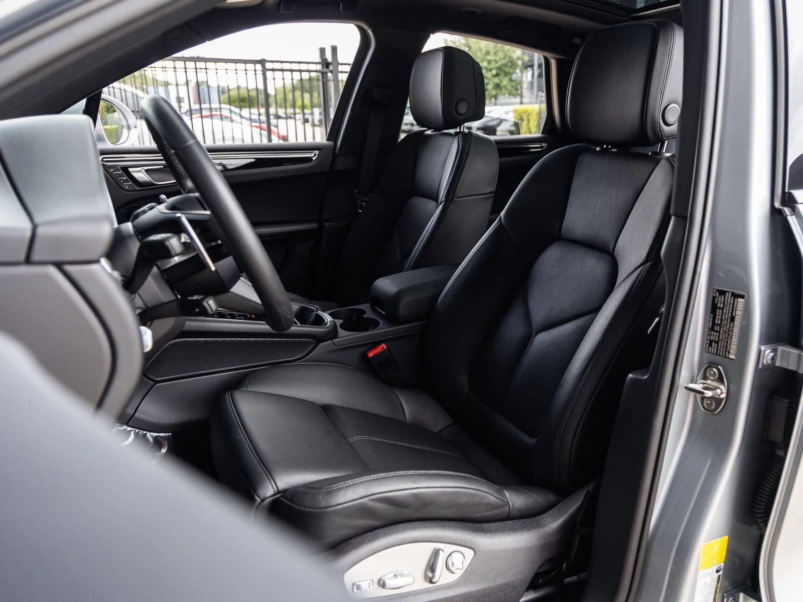 2026 Porsche Macan (95B), 5/20