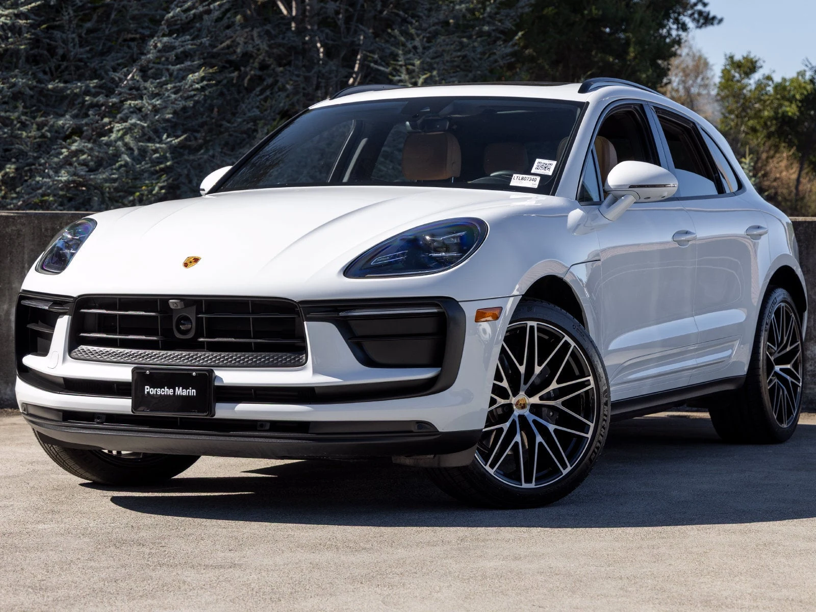 Porsche Macan (95B) · Carrara White Metallic · Indigo Auto Group