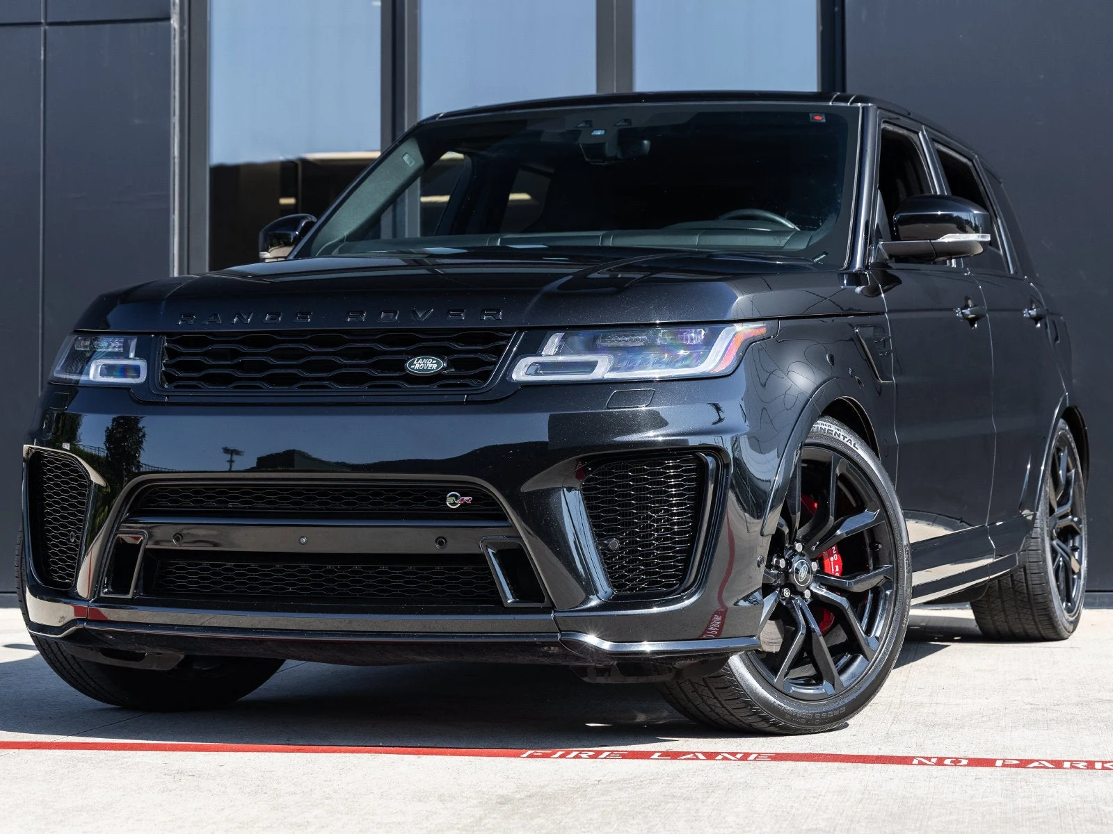 Land Rover Range Rover Sport SVR (L494) · Santorini Black Metallic · Indigo Auto Group