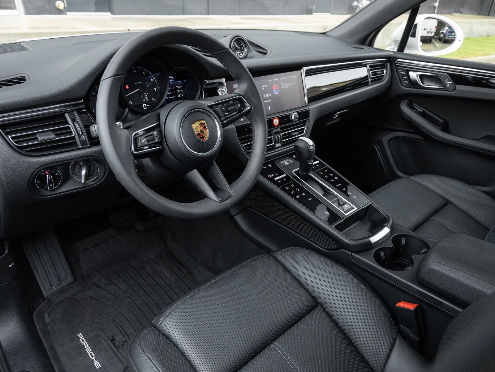 2026 Porsche Macan (95B), 4/20