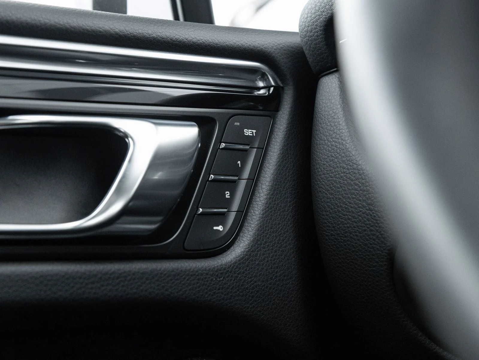2026 Porsche Macan (95B), 18/20