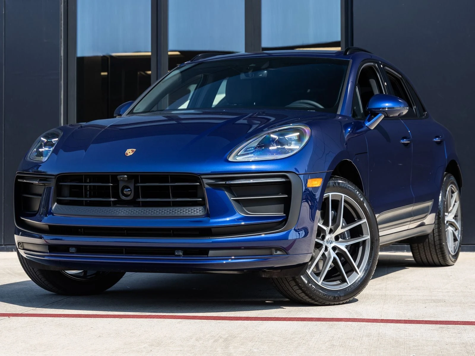 Porsche Macan (95B) · Gentian Blue Metallic · Indigo Auto Group