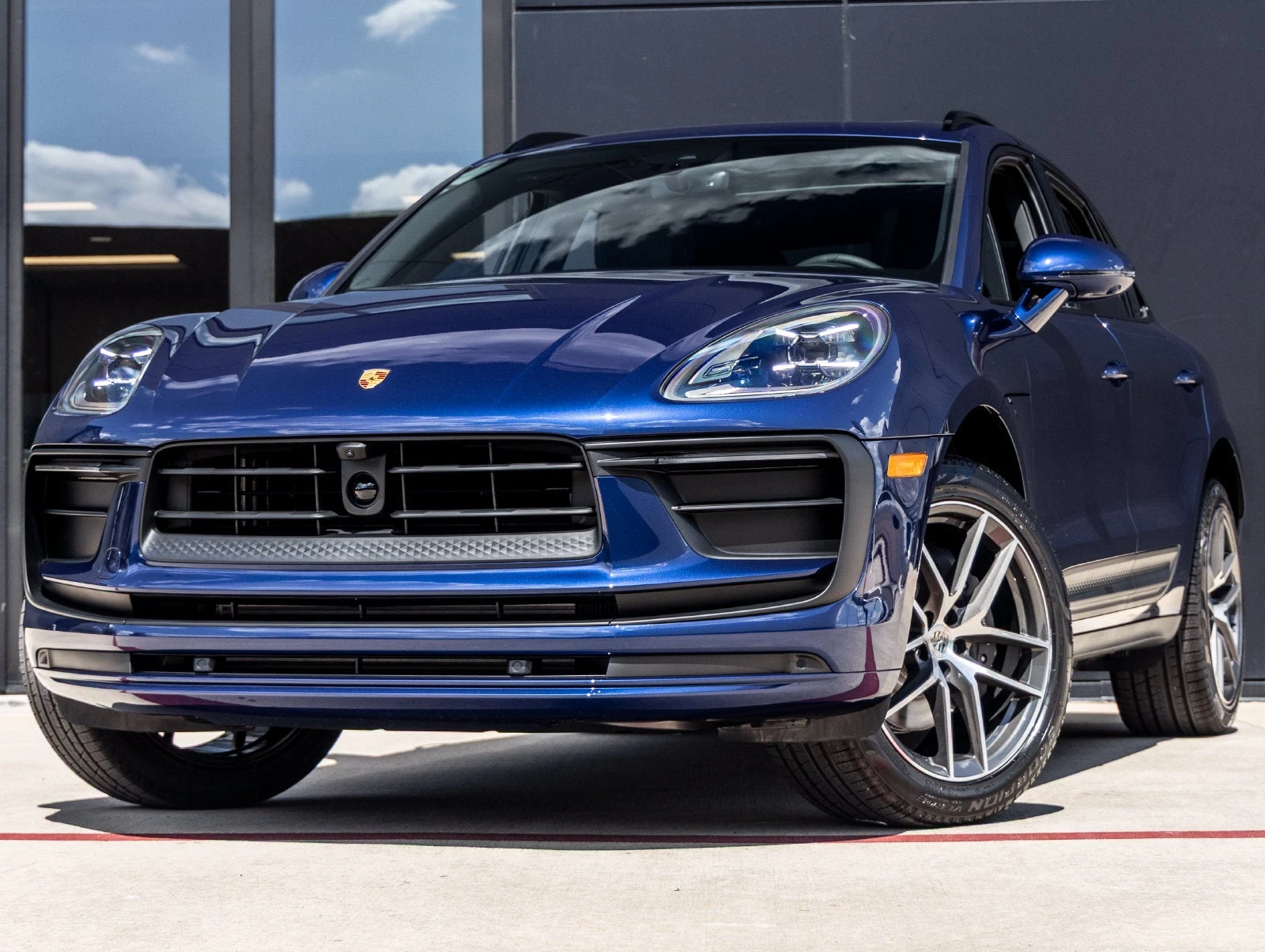 Porsche Macan (95B) · Gentian Blue Metallic · Indigo Auto Group