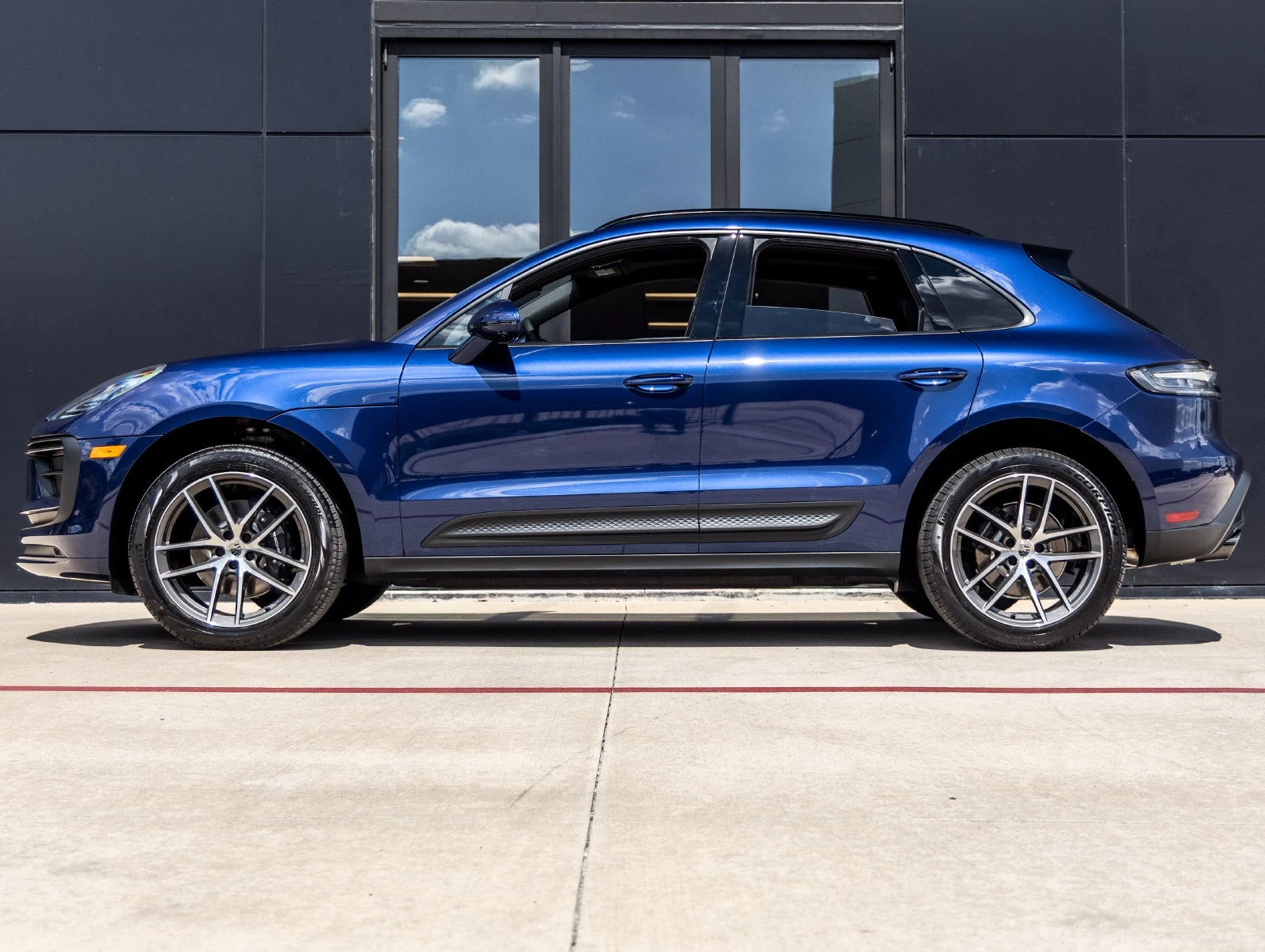 2026 Porsche Macan (95B), 2/20