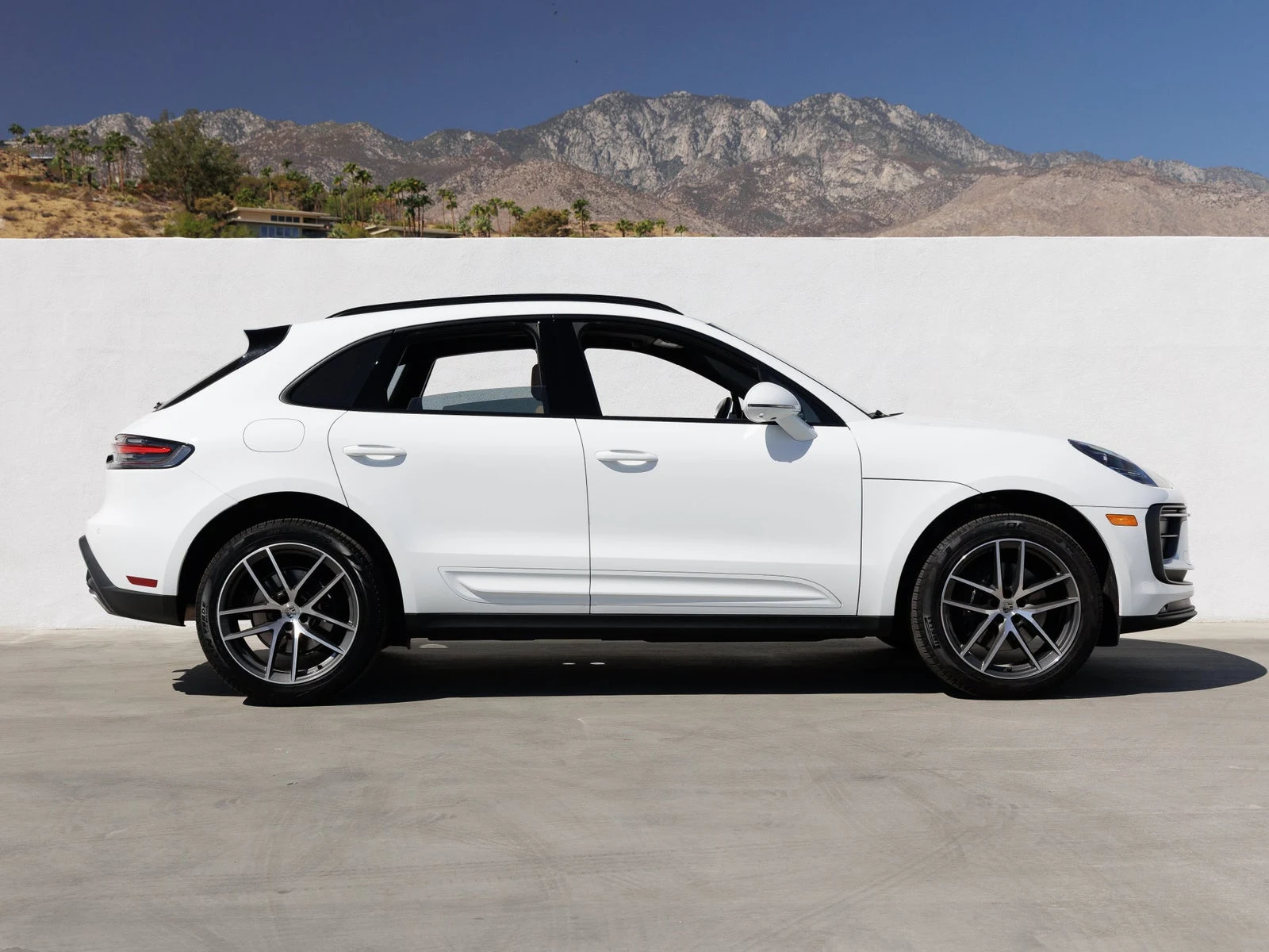 2026 Porsche Macan (95B), 8/20