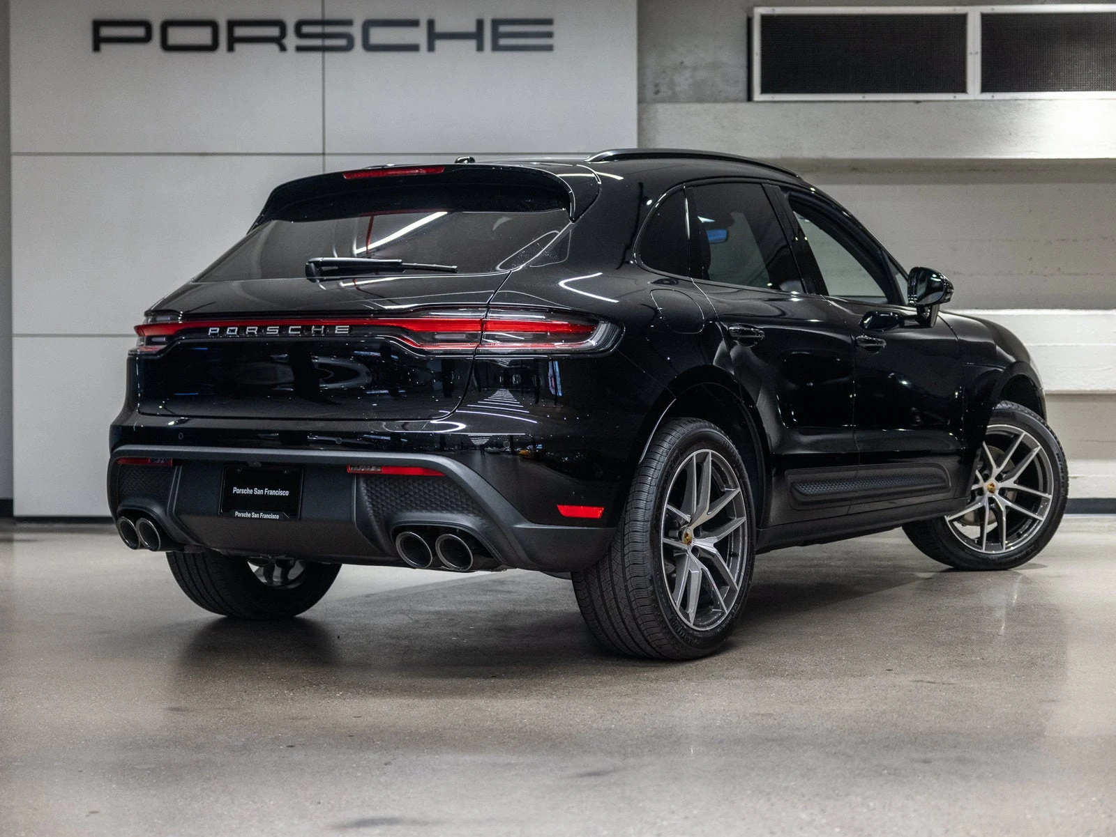 2026 Porsche Macan (95B), 8/20