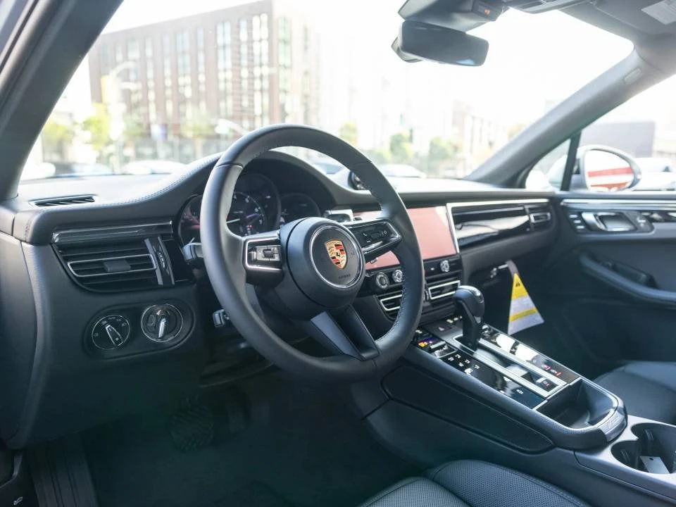 2026 Porsche Macan (95B), 4/20