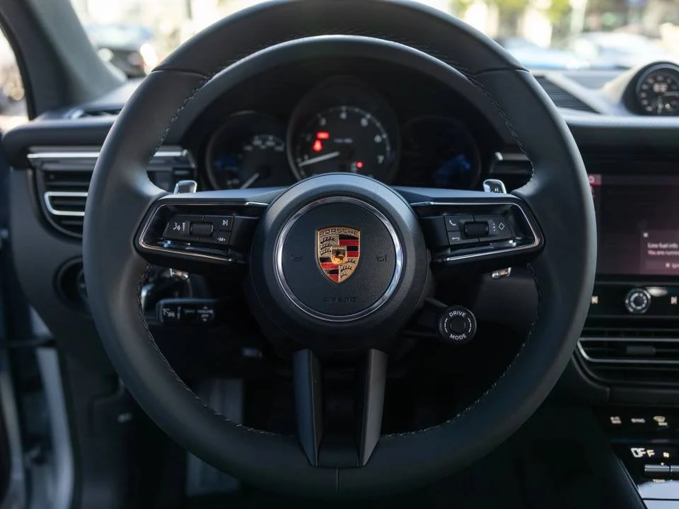 2026 Porsche Macan (95B), 6/20