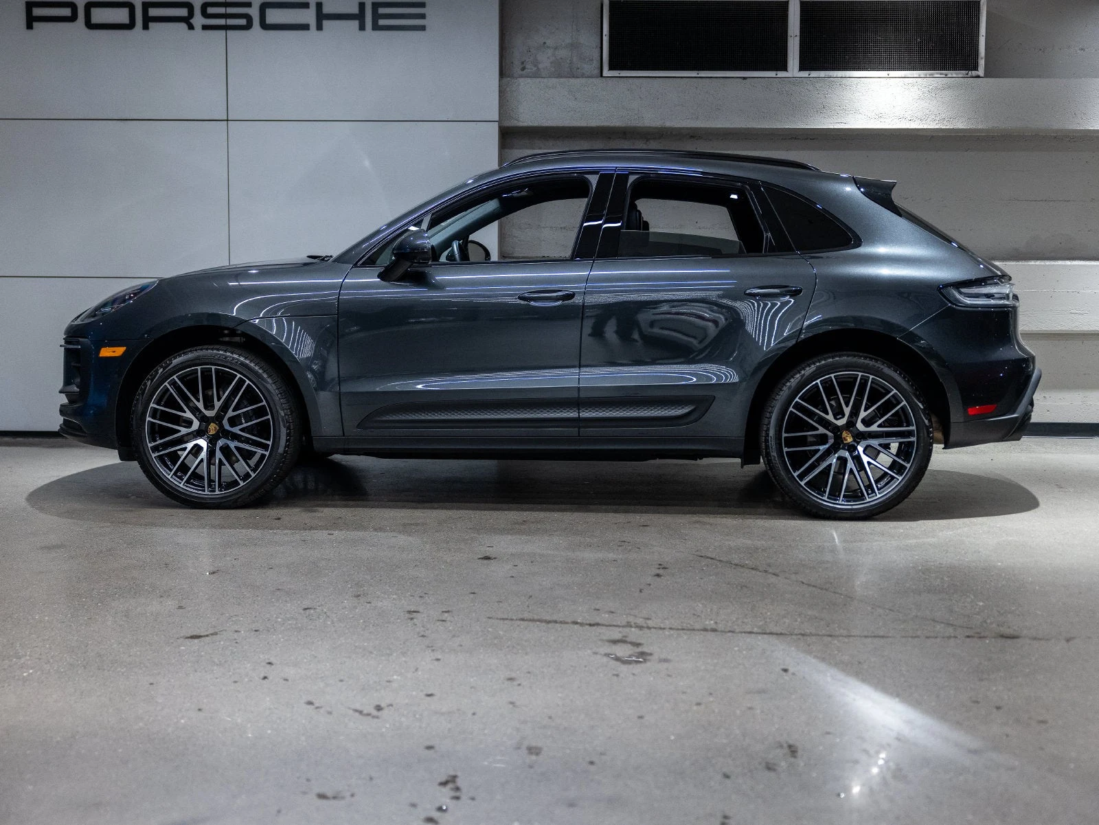 2026 Porsche Macan (95B), 2/20