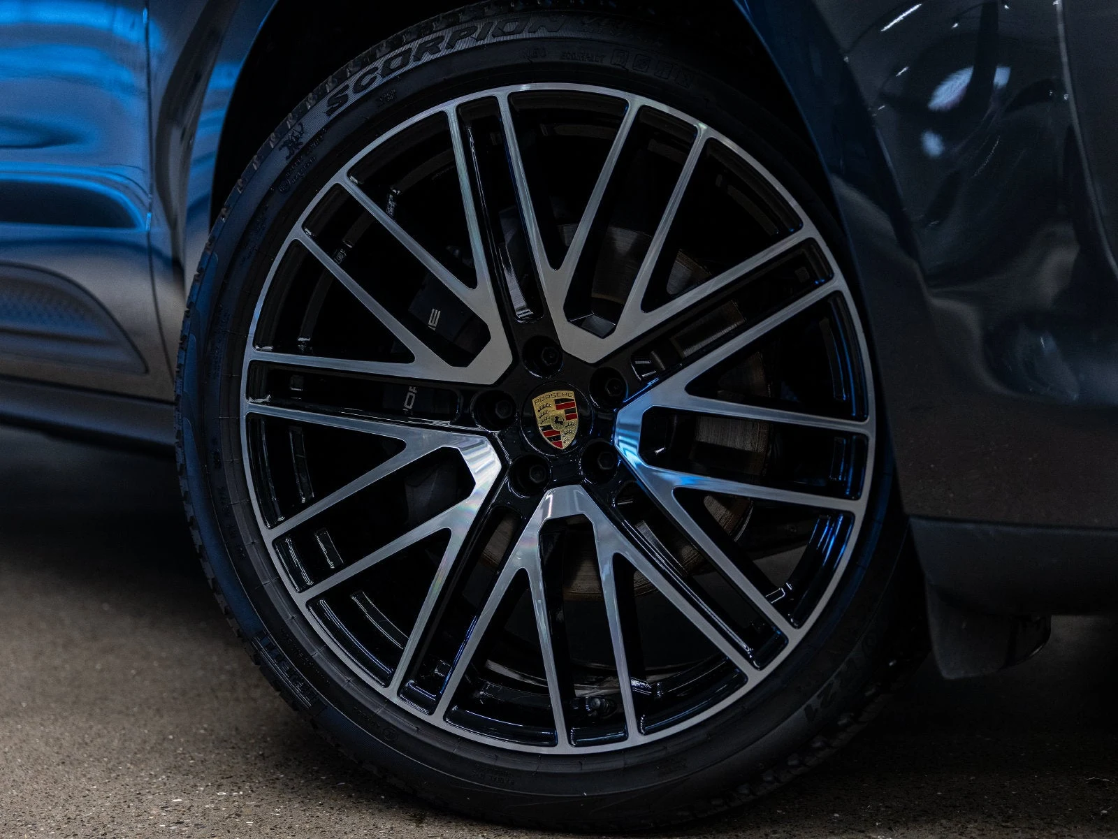 2026 Porsche Macan (95B), 19/20
