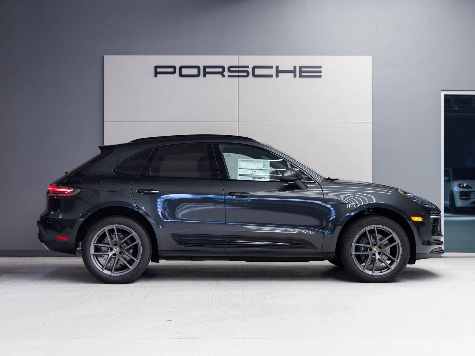 2026 Porsche Macan (95B), 8/20