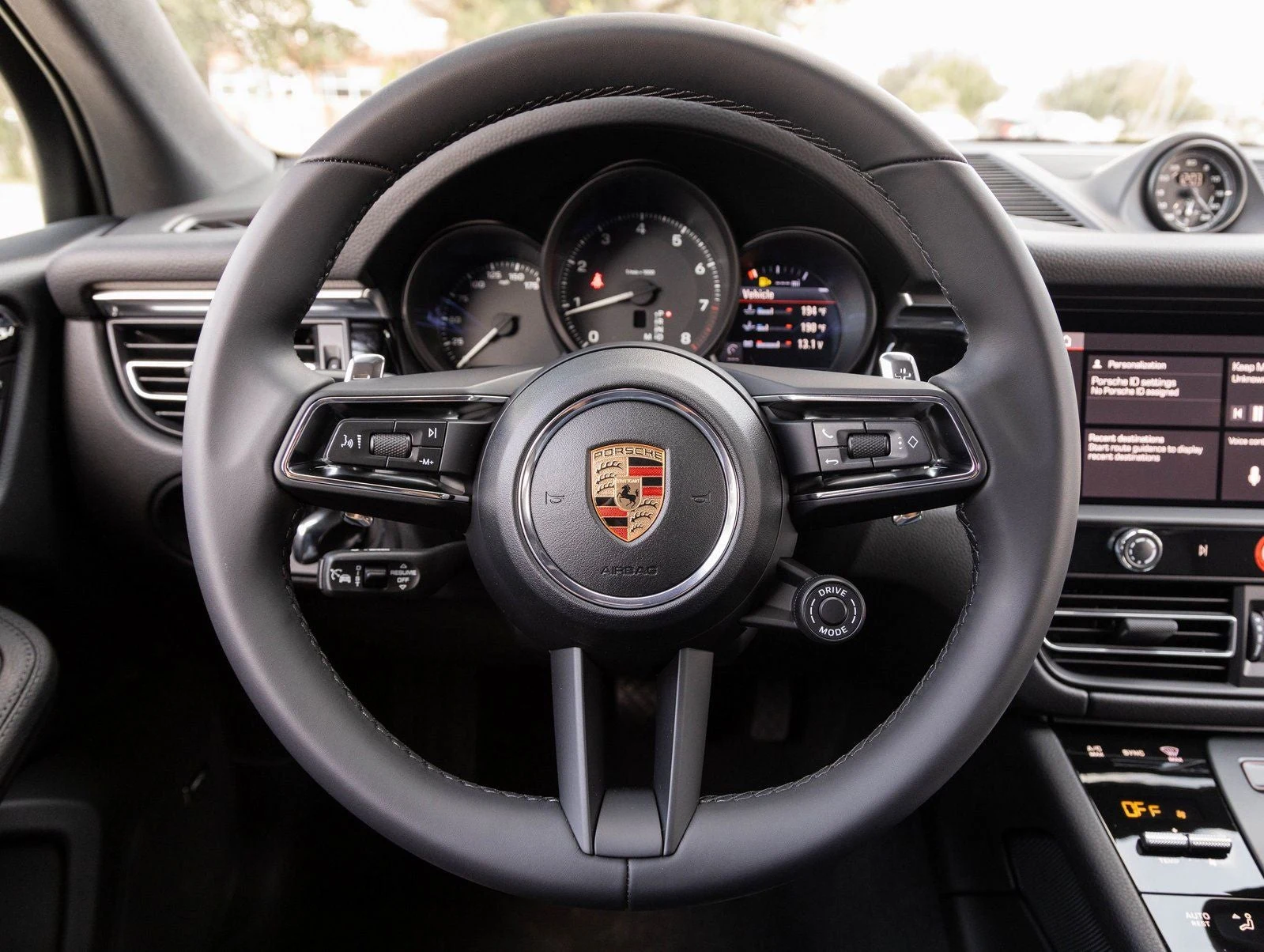 2026 Porsche Macan (95B), 13/20
