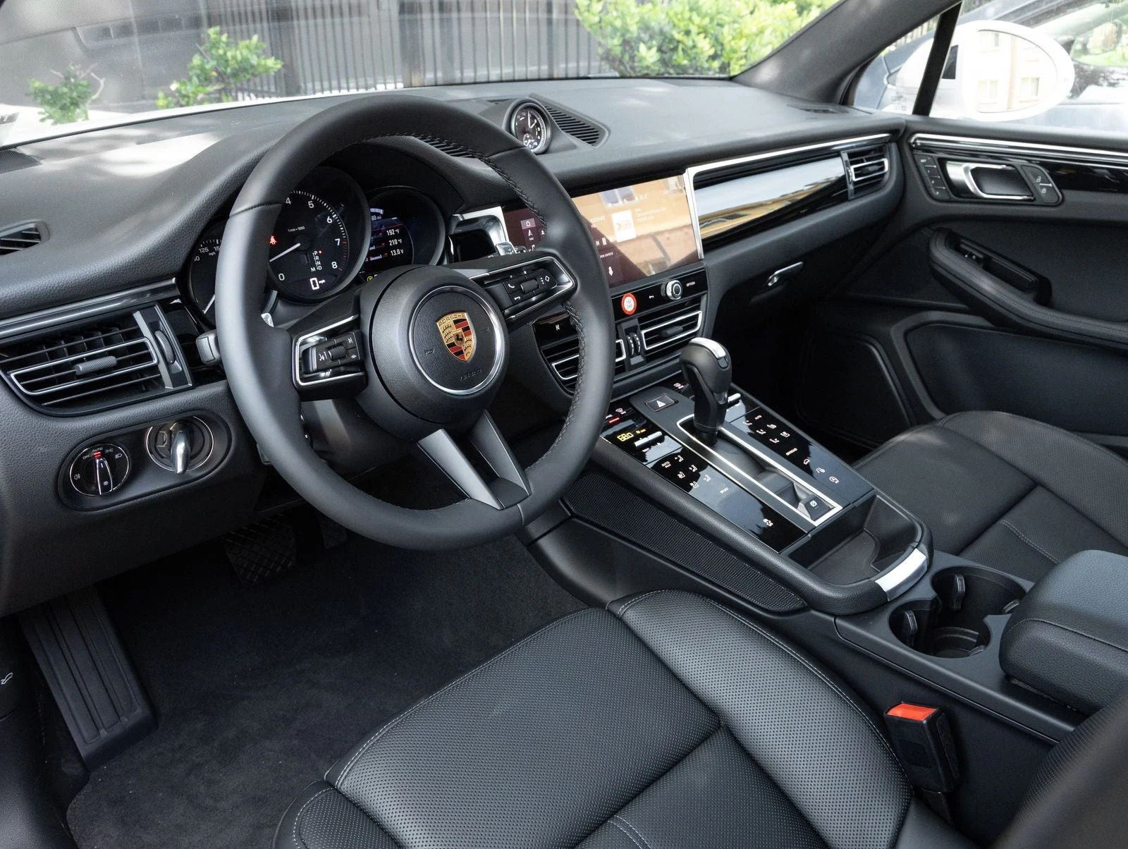 2026 Porsche Macan (95B), 4/20