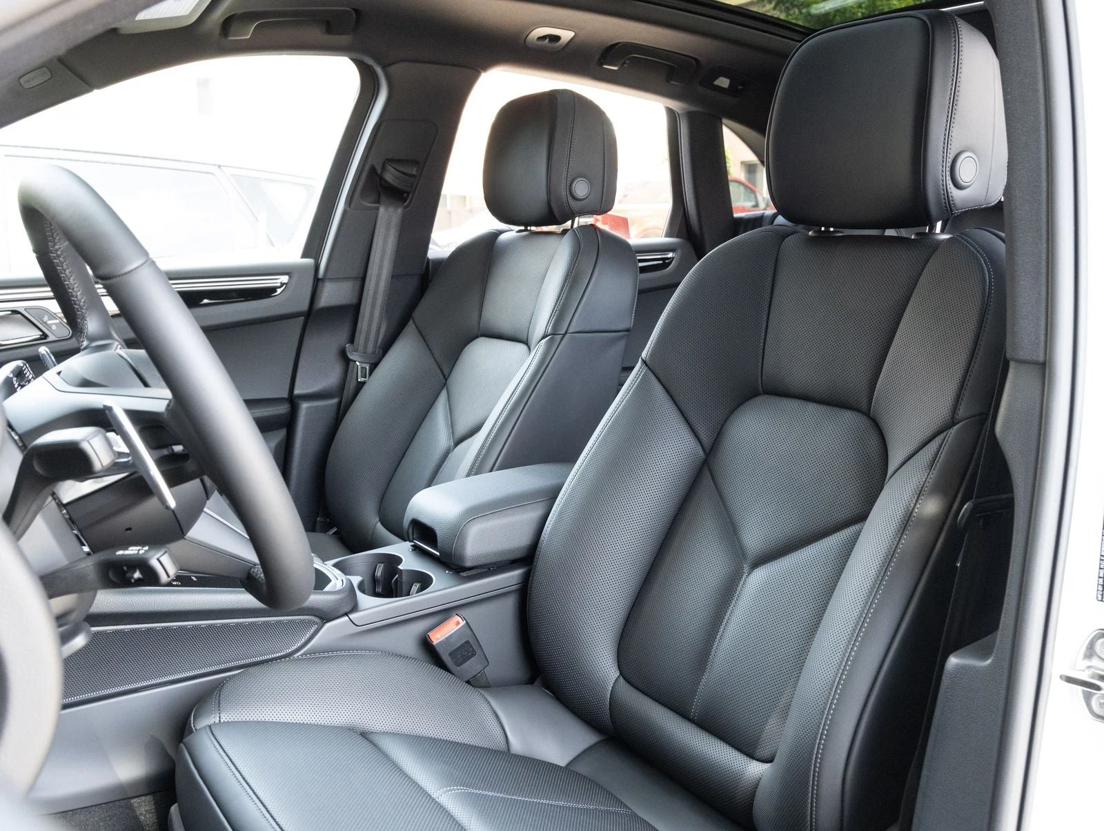 2026 Porsche Macan (95B), 5/20
