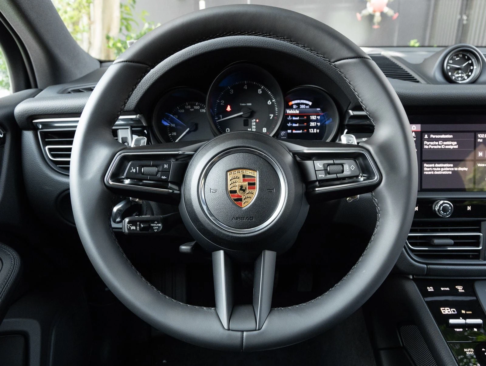 2026 Porsche Macan (95B), 13/20