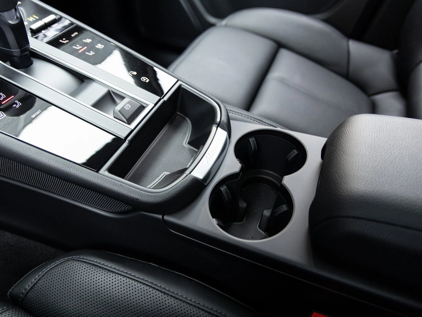 2026 Porsche Macan (95B), 18/20