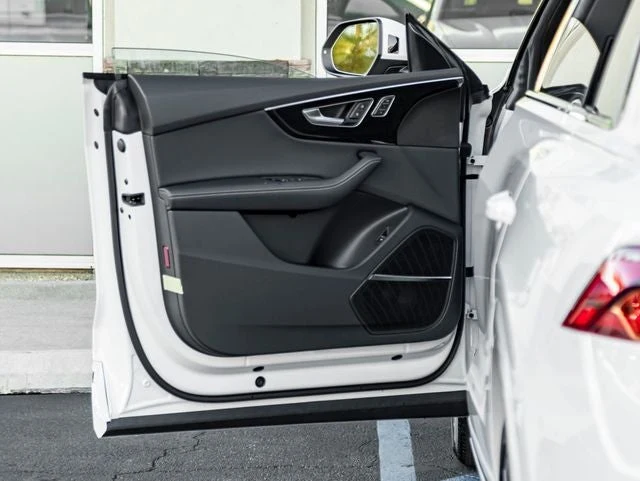2026 Audi Q8 55 Premium Plus (4M), 12/20