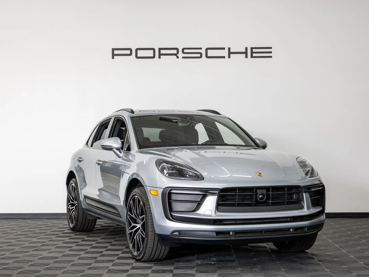 2026 Porsche Macan (95B), 8/20