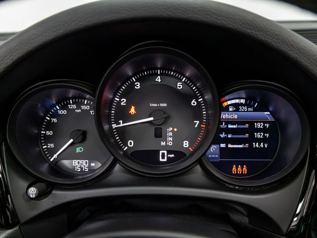 2026 Porsche Macan (95B), 18/20