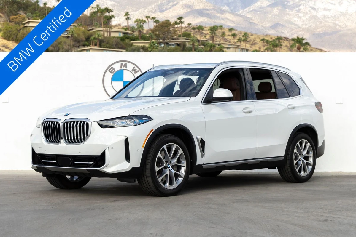 BMW X5 sDrive40i (G05) · Alpine White · Indigo Auto Group