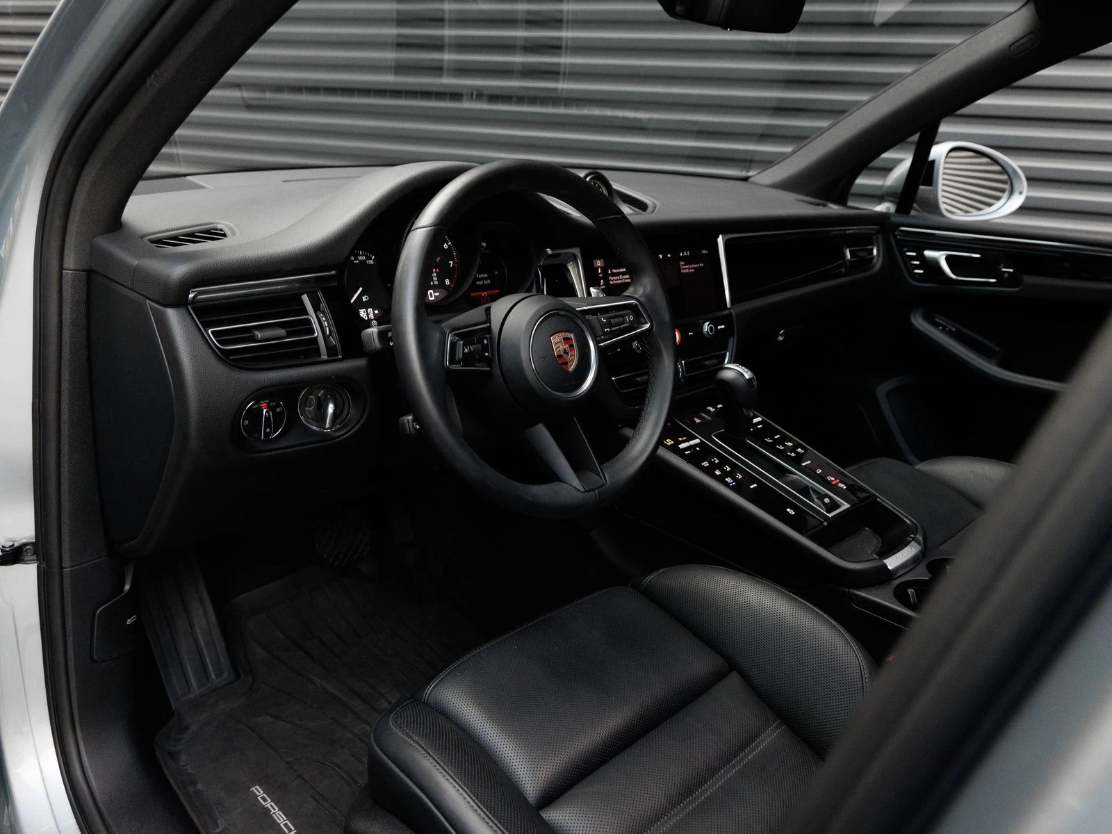 2026 Porsche Macan (95B), 4/20