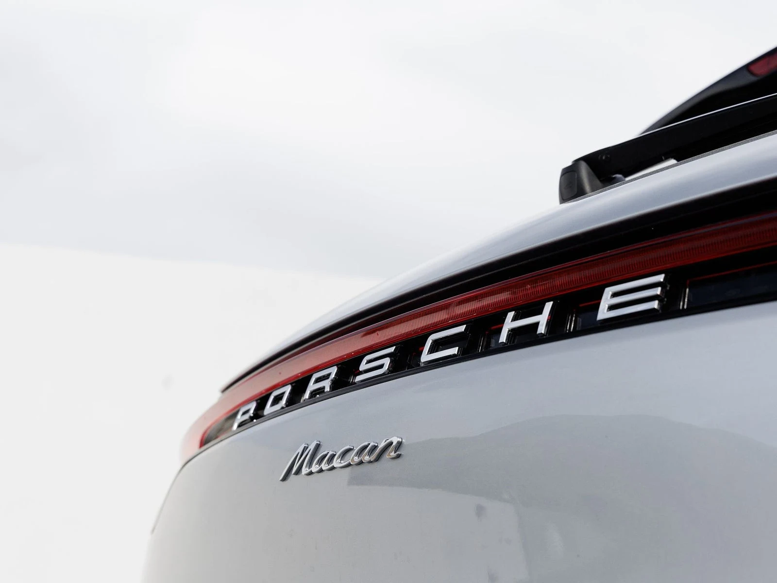 2026 Porsche Macan (95B), 12/20